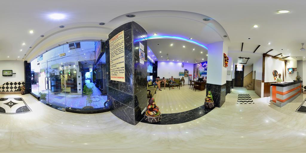 Amax Inn New Delhi Bagian luar foto