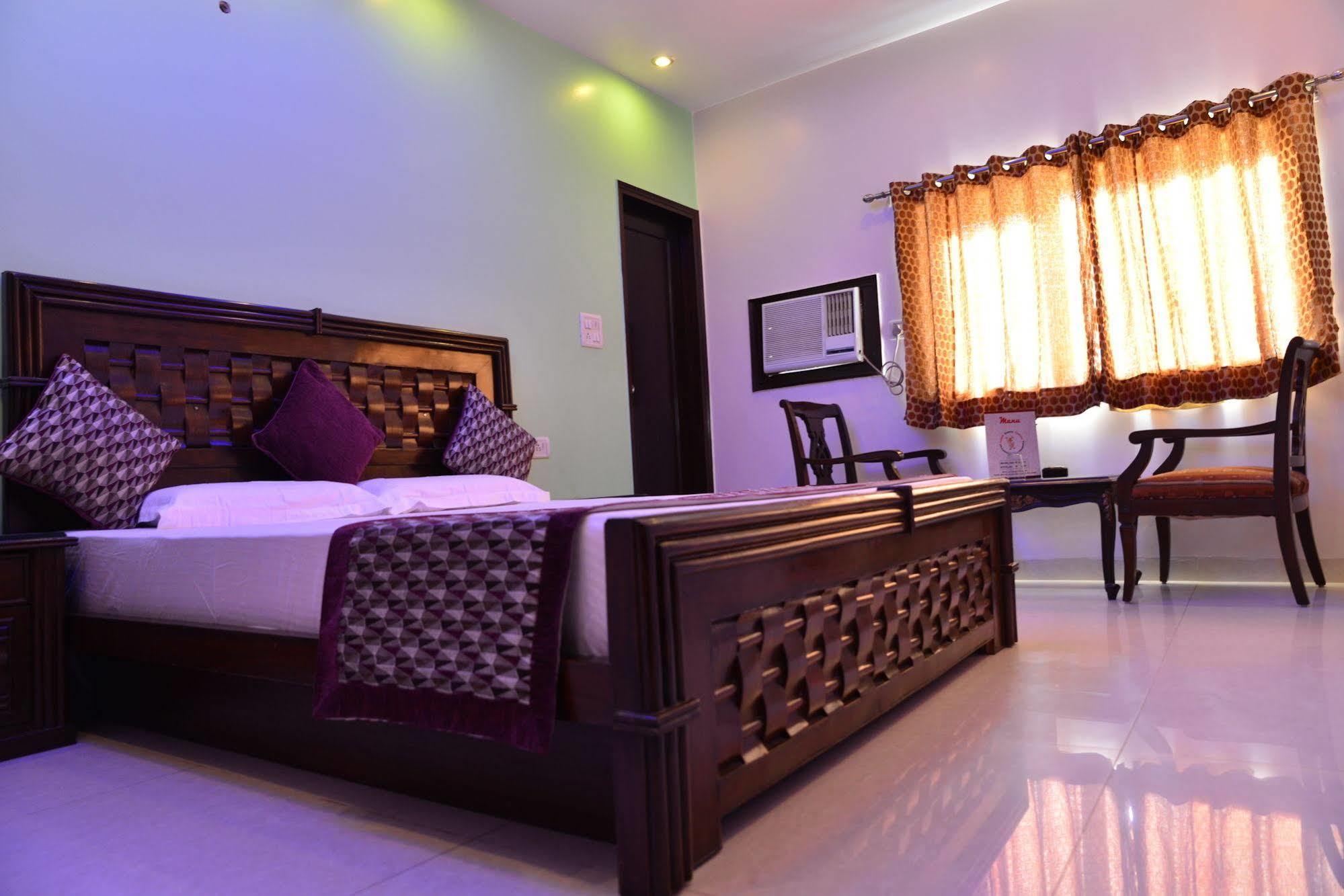 Amax Inn New Delhi Bagian luar foto