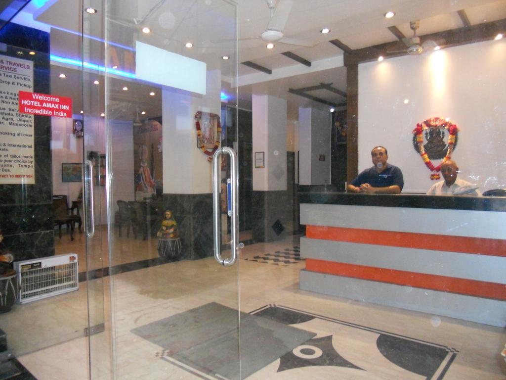 Amax Inn New Delhi Bagian luar foto