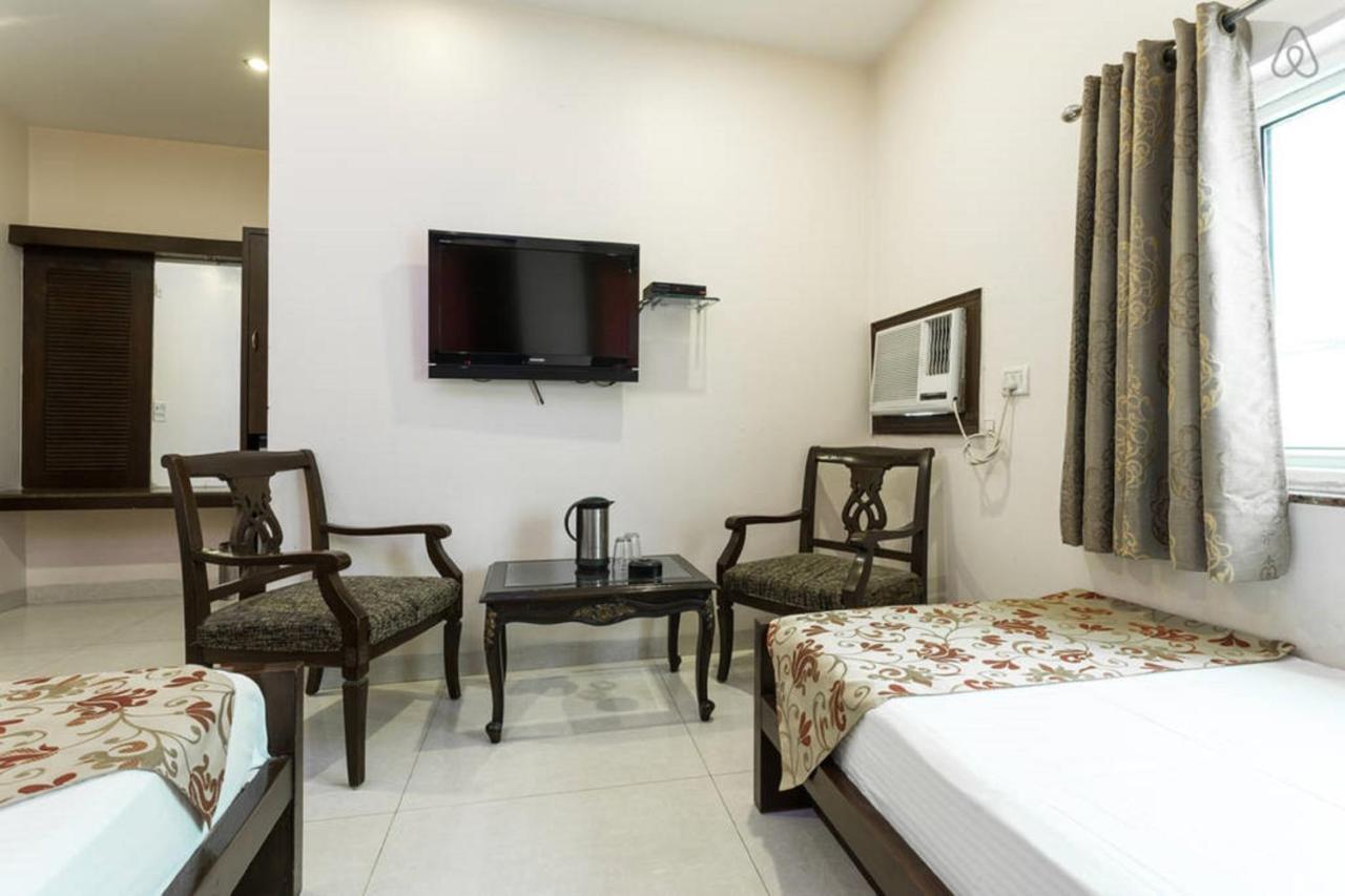 Amax Inn New Delhi Bagian luar foto